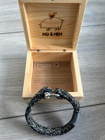 Pig & Hen armband - Gorgeous George navy sand  beschikbaar voor biedingen