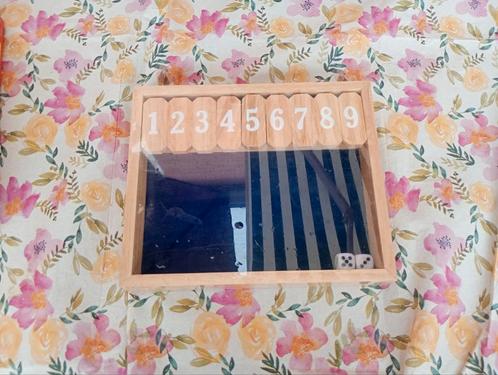 Shut the Box - Klassiek Dobbelspel, Hobby en Vrije tijd, Gezelschapsspellen | Bordspellen, Zo goed als nieuw, Een of twee spelers