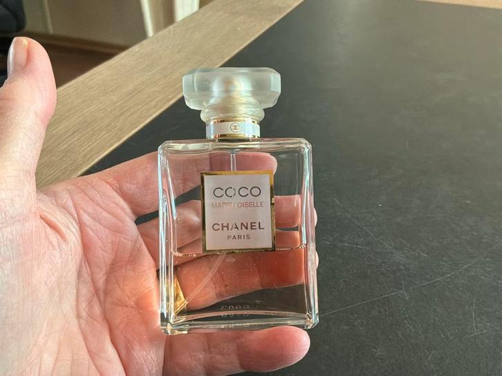 Coco Mademoiselle 50ml EDP - Chanel, Sieraden, Tassen en Uiterlijk, Uiterlijk | Parfum, Gebruikt, Ophalen of Verzenden