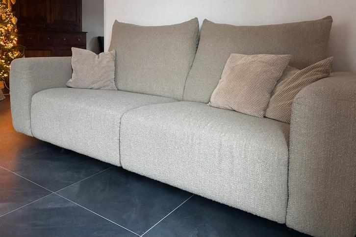 Zuiver Bank - Stijlvol en Comfortabel -Beige-, Huis en Inrichting, Banken | Bankstellen, Zo goed als nieuw, Rechte bank, Driepersoons