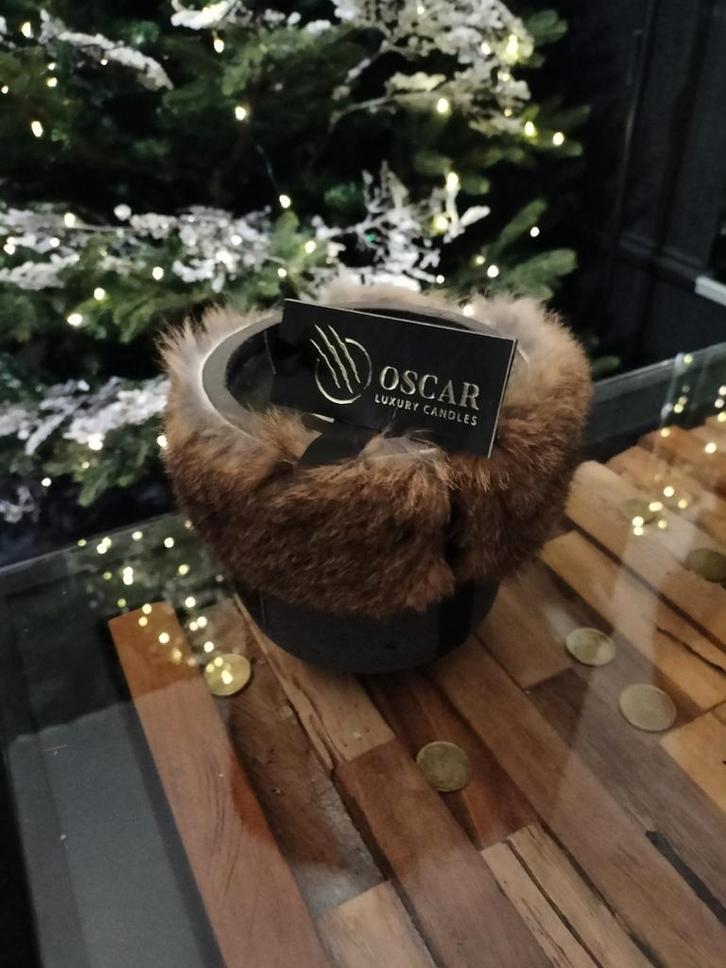 Luxe Oscar Kaars met Bontrand, Huis en Inrichting, Woonaccessoires | Kandelaars en Kaarsen, Zo goed als nieuw, Kaars, Minder dan 25 cm