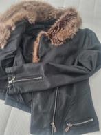 Zwart faux leren jasje met bontkraag, Ophalen of Verzenden, Zo goed als nieuw, Maat 38/40 (M), Zwart