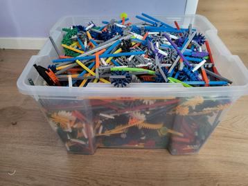Grote K'nex verzameling in kist beschikbaar voor biedingen