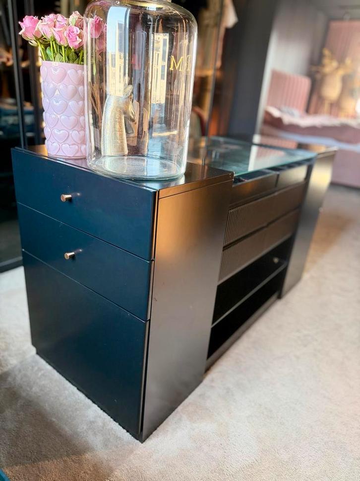 Zwarte kleding eiland / dressoir / kast Homary, Huis en Inrichting, Kasten | Dressoirs, Gebruikt, 50 tot 100 cm, 50 tot 75 cm