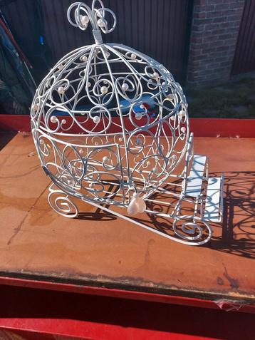 Trouw koets metaal wit ong 40cm beschikbaar voor biedingen