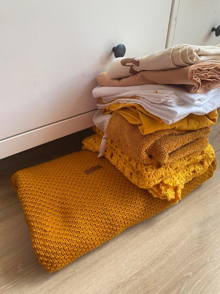 Okergeel ledikantdeken wiegdeken, Kinderen en Baby's, Dekens, Slaapzakjes en Inbakerproducten, Zo goed als nieuw, Deken, 100 cm of meer