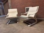 2 vintage jaren 60 70 design stoelen van hout en leer, Huis en Inrichting, Fauteuils, Ophalen, Zo goed als nieuw