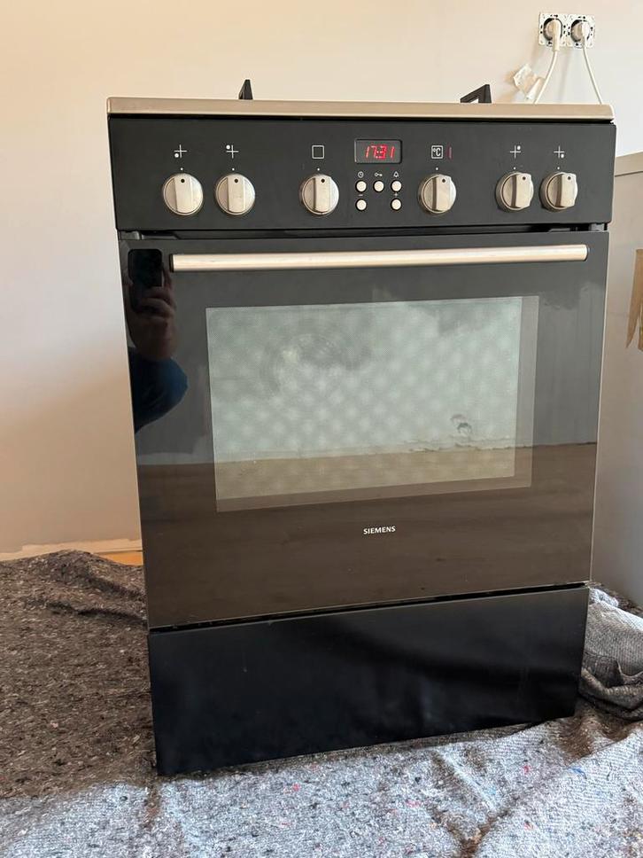 Gasfornuis met heteluchtoven, Witgoed en Apparatuur, Fornuizen, Zo goed als nieuw, Vrijstaand, Gas, 4 kookzones, 85 tot 90 cm