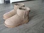 Ugg 37, UGG, Overige kleuren, Lage of Enkellaarzen, Ophalen of Verzenden