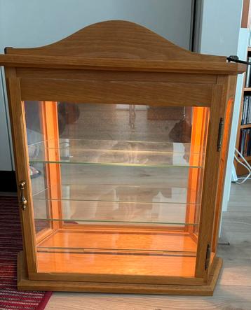 Spiegel hangkast/ glazen plaatjes 53x56x12cm Met verlichting beschikbaar voor biedingen