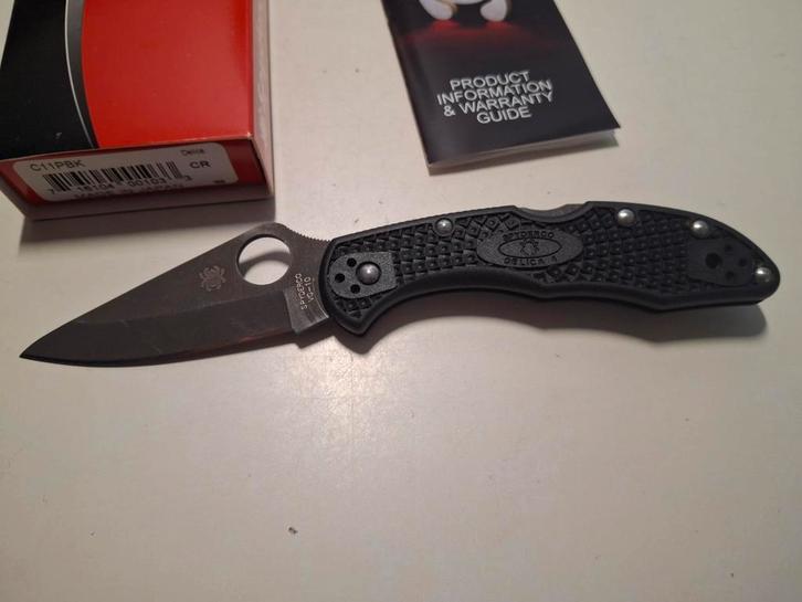 Spyderco delica 4 full black, Caravans en Kamperen, Kampeergereedschap, Zo goed als nieuw, Ophalen of Verzenden
