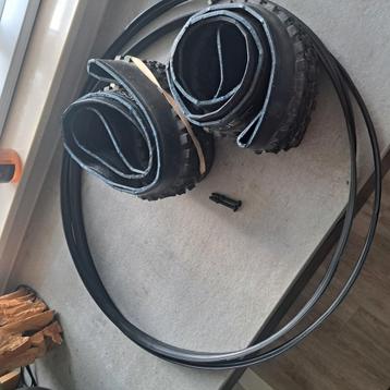 Complete set tubeless banden MTB,  met ventielen en velgband beschikbaar voor biedingen