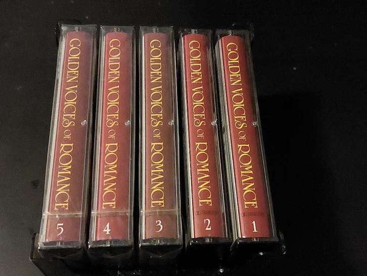 GOLDEN VOICES OF ROMANCE - READER'S DIGEST (5 MC'S), Cd's en Dvd's, Cassettebandjes, Zo goed als nieuw, Origineel, Pop, 2 t/m 25 bandjes