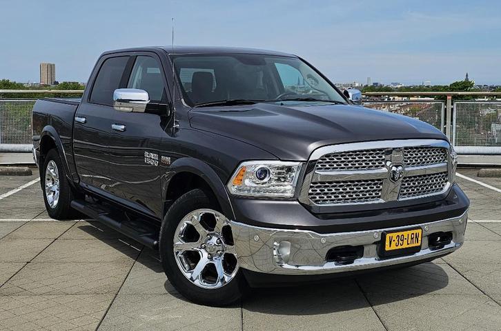 Dodge Ram 1500 Laramie / 2017 / 5.7 Hemi V8 / LPG / 400PK ✅, Auto's, Bestelauto's, Bedrijf, 4x4, ABS, Achteruitrijcamera, Airbags
