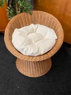 Vintage rotan kuipstoeltje jaren 60/70 retro riet stoel, Huis en Inrichting, Fauteuils, Ophalen, Riet of Rotan, Zo goed als nieuw