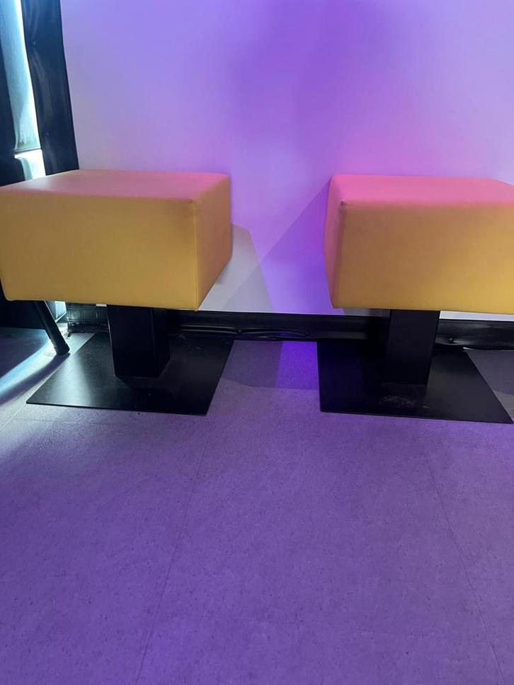 30 mooie gele stijlvolle krukken, Huis en Inrichting, Barkrukken, Zo goed als nieuw, 60 tot 90 cm, 5 krukken of meer, Ophalen