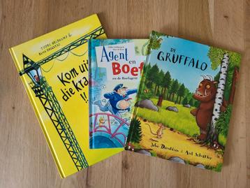 3 super leuke kinderboeken in zeer nette staat. beschikbaar voor biedingen