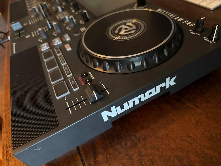 Numark Mixtream Pro DJ Controller - Zo goed als nieuw, Muziek en Instrumenten, Dj-sets en Draaitafels, Zo goed als nieuw, Dj-set