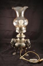 Oude metalen tafellamp met leeuwenkoppen en leeuwenpoten, Ophalen of Verzenden, Zo goed als nieuw, Glas, Minder dan 50 cm