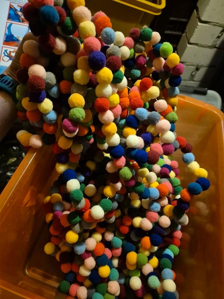 Grote partij gekleurde bolletjes - knutselspullen, Hobby en Vrije tijd, Knutselen, Nieuw, Materiaal, Ophalen of Verzenden