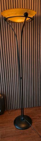 Gratis af te halen.   Mooie staande lamp., Huis en Inrichting, Lampen | Vloerlampen, Ophalen, 150 tot 200 cm