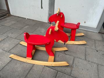 2 Hobbelpaardjes - ook Per Stuk Te Koop beschikbaar voor biedingen