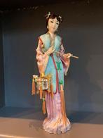 Oosterse vintage pop met lantaarn, Antiek en Kunst, Kunst | Beelden en Houtsnijwerken, Ophalen of Verzenden