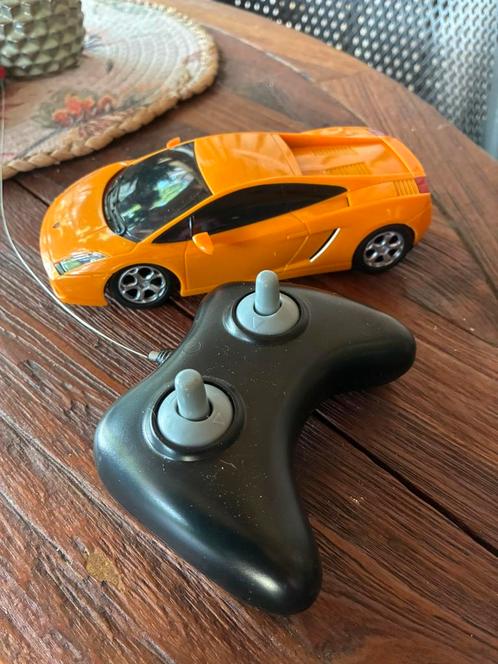 Afstand bestuurbare auto, Hobby en Vrije tijd, Modelbouw | Radiografisch | Auto's, Zo goed als nieuw, Auto onroad, Elektro, Overige schalen