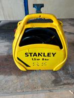 Stanley draagbare compressor met accessoires 8 bar, Doe-het-zelf en Verbouw, Compressors, Ophalen, 6 tot 10 bar, Zo goed als nieuw