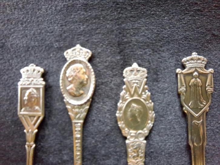 Theelepels koningshuis Wilhelmina & Juliana, Verzamelen, Koninklijk Huis en Royalty, Gebruikt, Speld(je) of Lepel(tje), Nederland