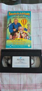 Bassie & Adriaan: Op Reis Door Europa - Deel 5 (VHS), Alle leeftijden, Ophalen of Verzenden, Zo goed als nieuw, Nederlandstalig