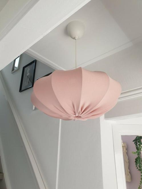 Ikea roze/zalmkleurige hanglamp, Huis en Inrichting, Lampen | Hanglampen, Zo goed als nieuw, Minder dan 50 cm, Stof, Ophalen of Verzenden