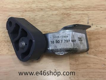 Ophangrubber uitlaat BMW E60 E61 diesel oe 18307797507 beschikbaar voor biedingen