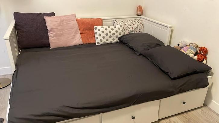 IKEA Hemnes bedframe - zonder matras, Huis en Inrichting, Slaapkamer | Bedden, Zo goed als nieuw, Tweepersoons, 160 cm, 200 cm