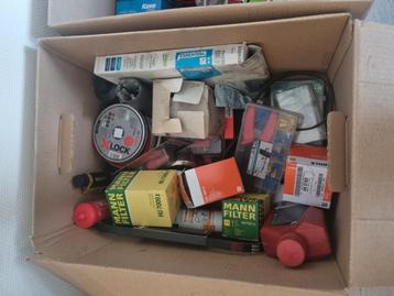 Nieuwe onderdelen aangeboden wegens stoppen van garage beschikbaar voor biedingen