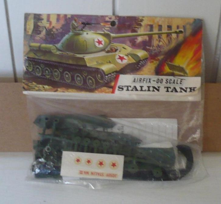 Airfix Stalin tank, Hobby en Vrije tijd, Modelbouw | Auto's en Voertuigen, Zo goed als nieuw, Tank, 1:50 of kleiner, Airfix, Ophalen of Verzenden