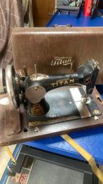Oude naaimachine Titan winselmann., Antiek en Kunst, Antiek | Naaimachines, Ophalen of Verzenden