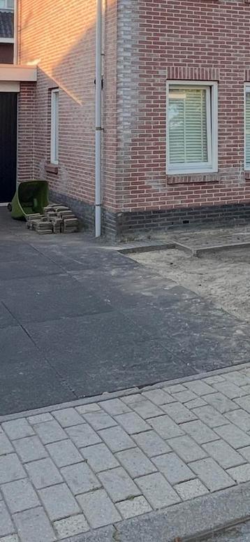 Betonnen Terrastegels - 90x90x10 zijn 5stuks beschikbaar voor biedingen