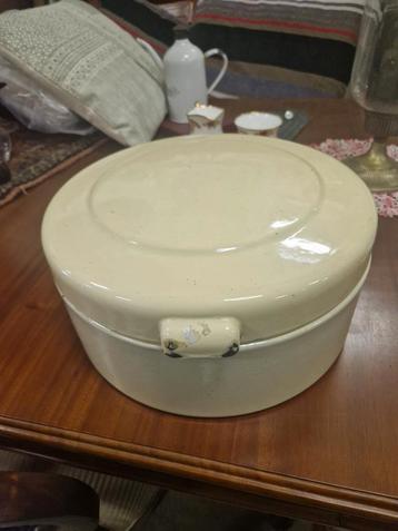 Grote Emaille Taartdoos Vintage beschikbaar voor biedingen