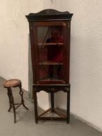 Antieke Hoekkast met Bloemmotieven en Glazen Deur, Antiek en Kunst, Antiek | Meubels | Kasten, Ophalen of Verzenden