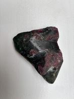 Ruwe steen, Zoïsiet met robijn (anyoliet), Ophalen of Verzenden