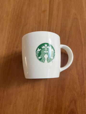 Starbucks kerst beker beschikbaar voor biedingen