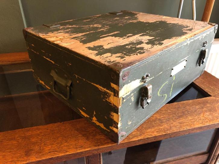 Militaire Groene onderdelen kist., Antiek en Kunst, Antiek | Gereedschap en Instrumenten, Ophalen of Verzenden