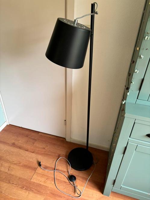 Vloerlamp Zuiver Buckle Head - Zwart, Huis en Inrichting, Lampen | Vloerlampen, Zo goed als nieuw, Ophalen of Verzenden