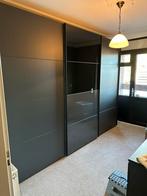 Grote kledingkast met schuifdeuren, Ophalen, Zo goed als nieuw, 50 tot 75 cm, 200 cm of meer