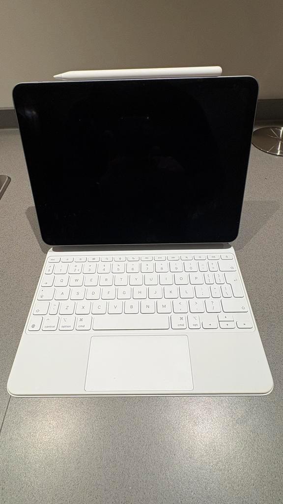 Bijna nieuwe 11-inch iPad Air, Wi-Fi, 256GB , space grijs, Computers en Software, Apple iPads, Zo goed als nieuw, Apple iPad Air