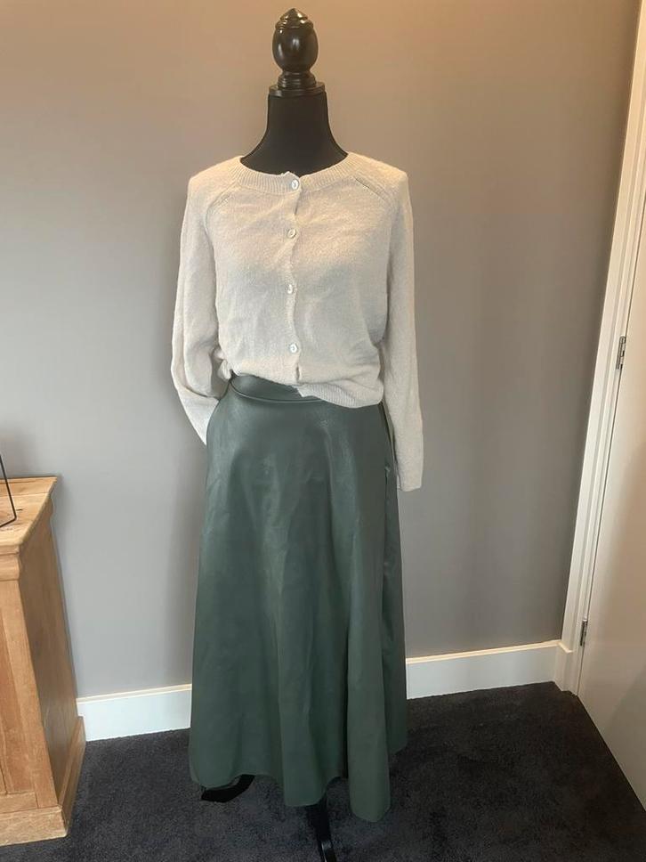 (nep) leren rok, donkergroen, azzurro, maat s/m, met vestje., Kleding | Dames, Rokken, Zo goed als nieuw, Maat 38/40 (M), Groen