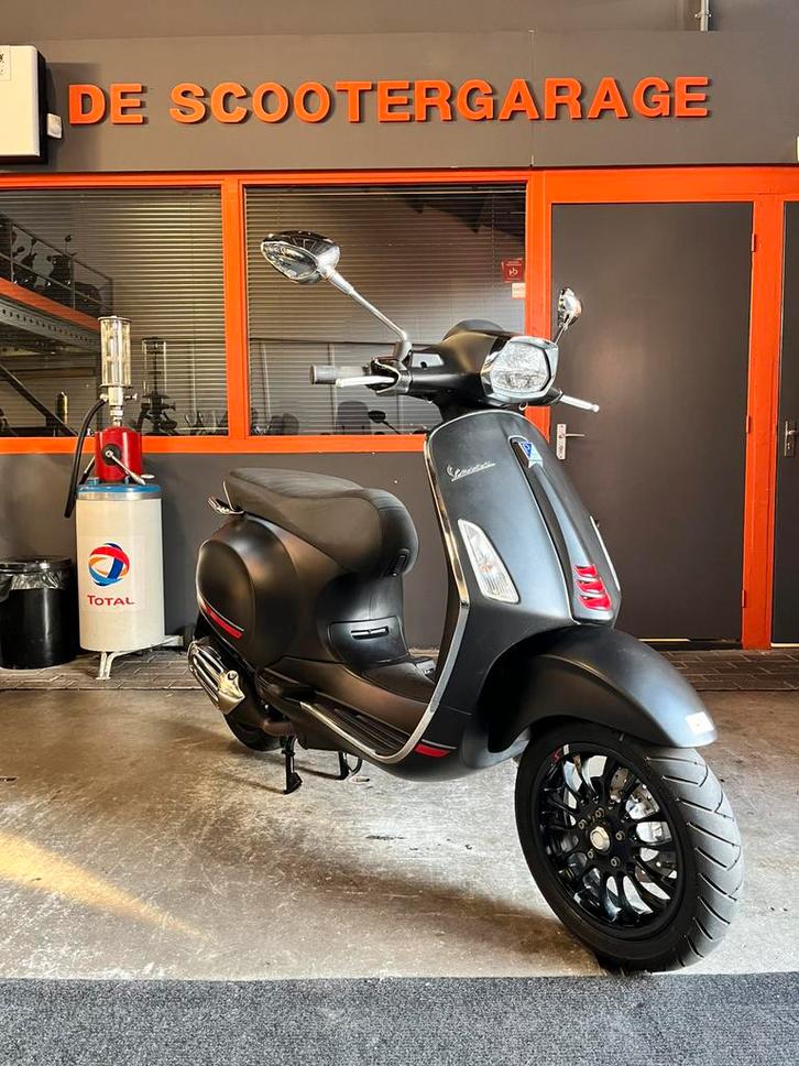 Vespa Sprint brom 45km 2021, Fietsen en Brommers, Scooters | Vespa, Gebruikt, Overige modellen, Maximaal 45 km/u, Benzine, Ophalen