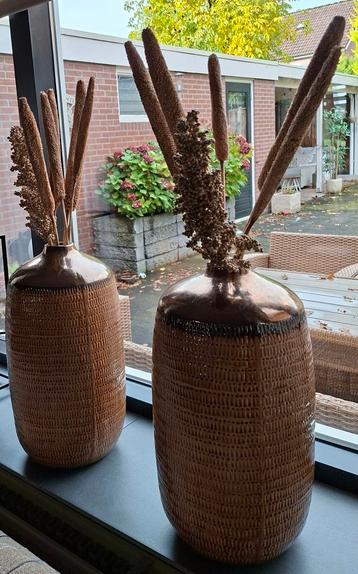 2 hoge vazen (prijs per stuk) beschikbaar voor biedingen