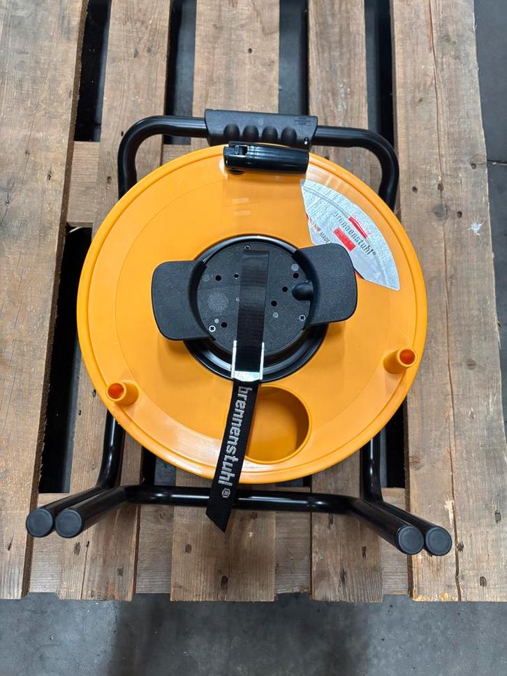 Brennanstuhl Kabelhaspel - Zo goed als nieuw, Doe-het-zelf en Verbouw, Elektra en Kabels, Nieuw, Kabel of Snoer, Ophalen of Verzenden